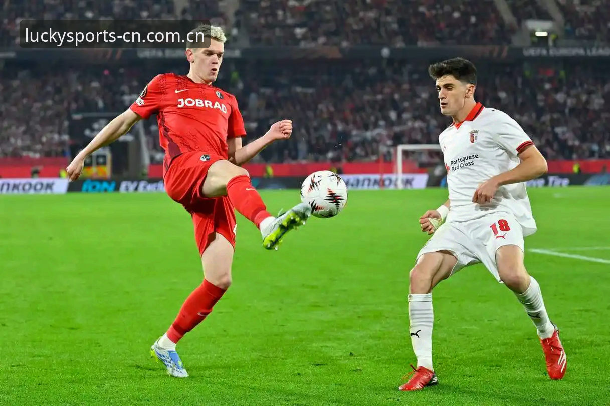 埃梅里欧联杯封神全解析：维拉3-0完胜弗赖堡，五冠纪录加身